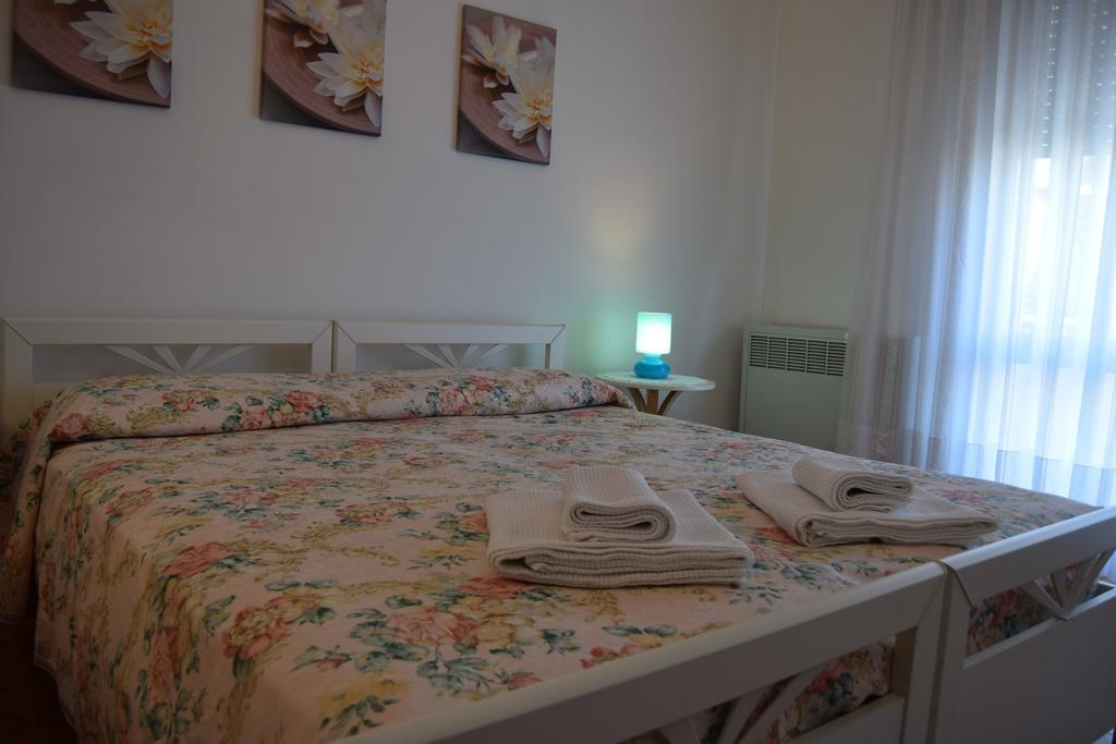 Casa Vacanza E Per Lavoro Elena E Carla Spinea Luaran gambar