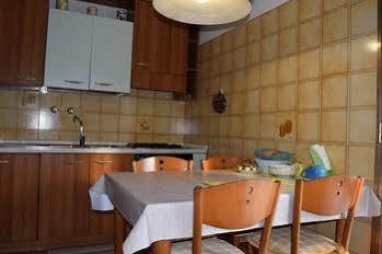 Casa Vacanza E Per Lavoro Elena E Carla Spinea Luaran gambar